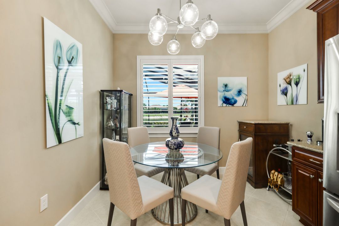 9104 Graphite Cir, Naples, FL 34120