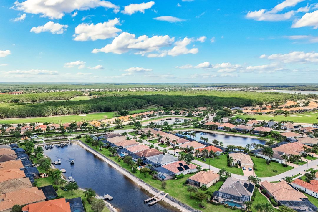 9104 Graphite Cir, Naples, FL 34120