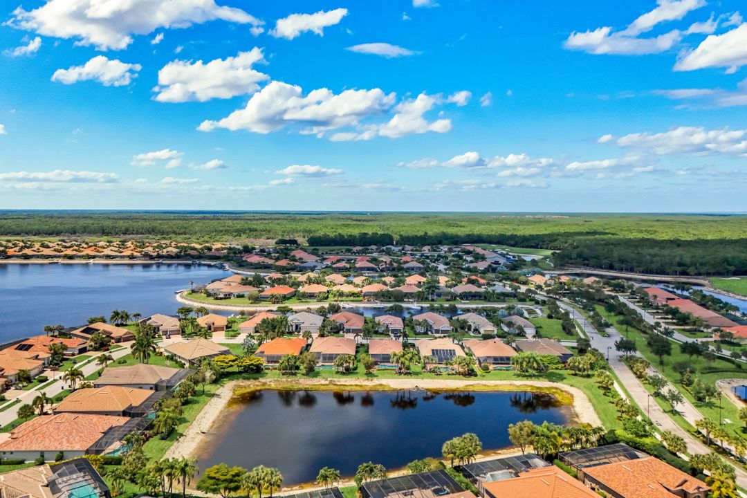 9104 Graphite Cir, Naples, FL 34120