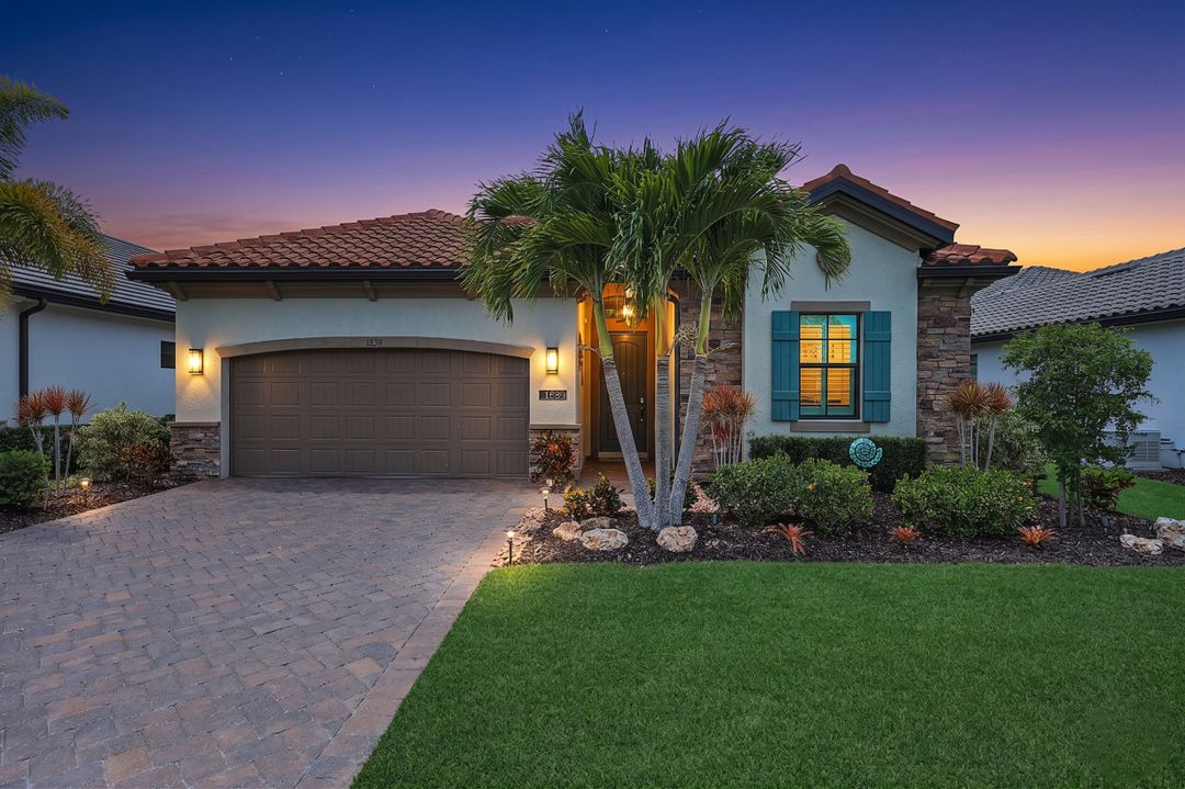 1839 Mustique St, Naples, FL 34120