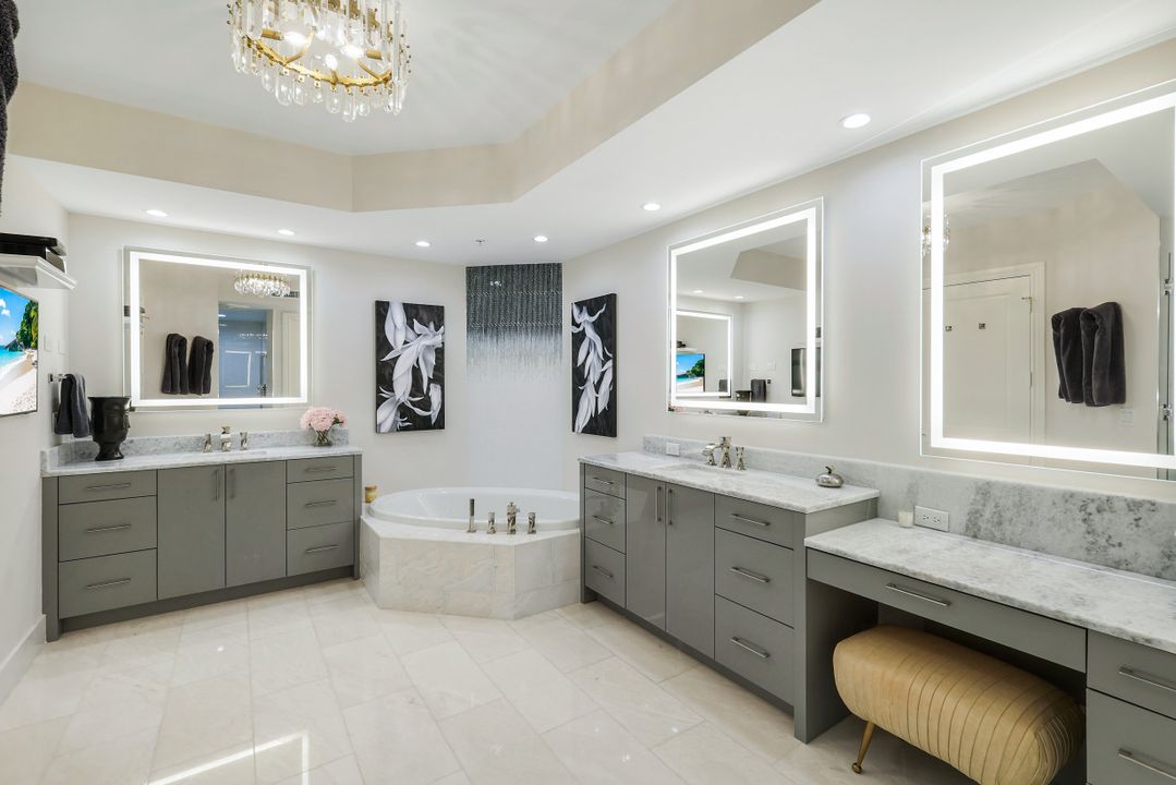 13675 Vanderbilt Dr #605, Naples, FL 34110