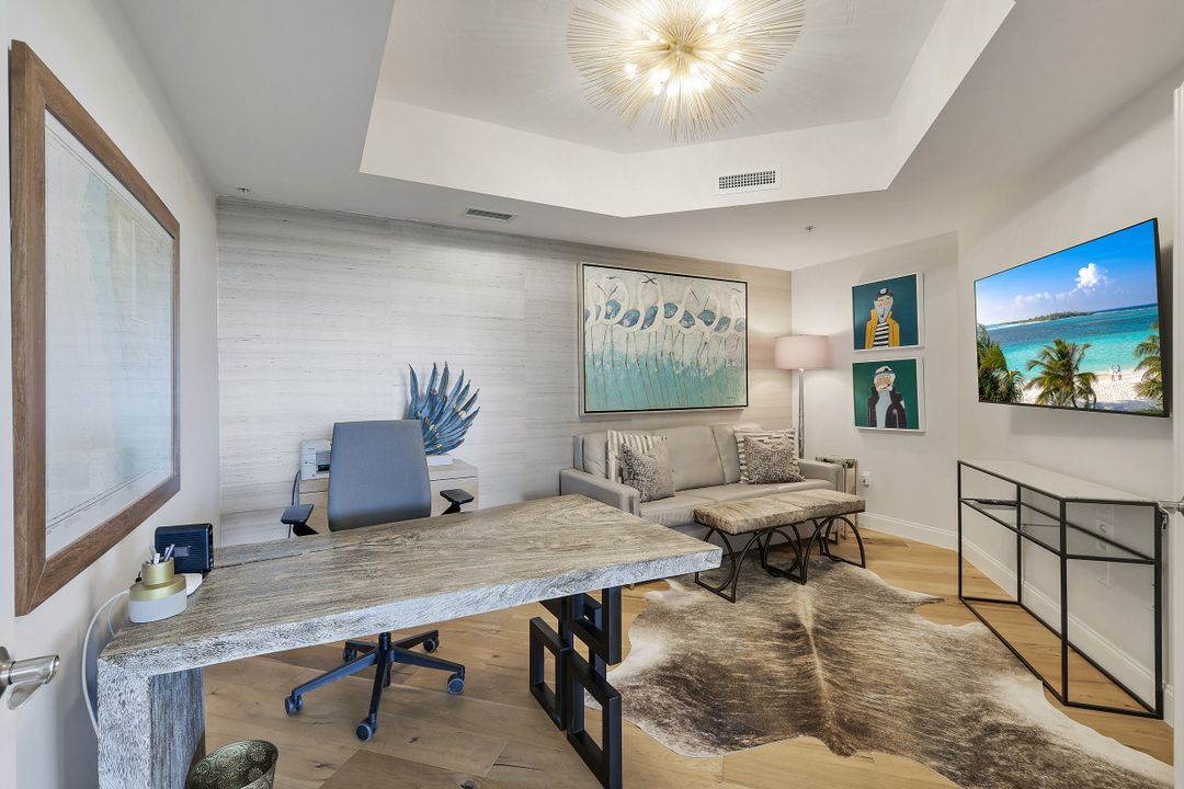 13675 Vanderbilt Dr #605, Naples, FL 34110