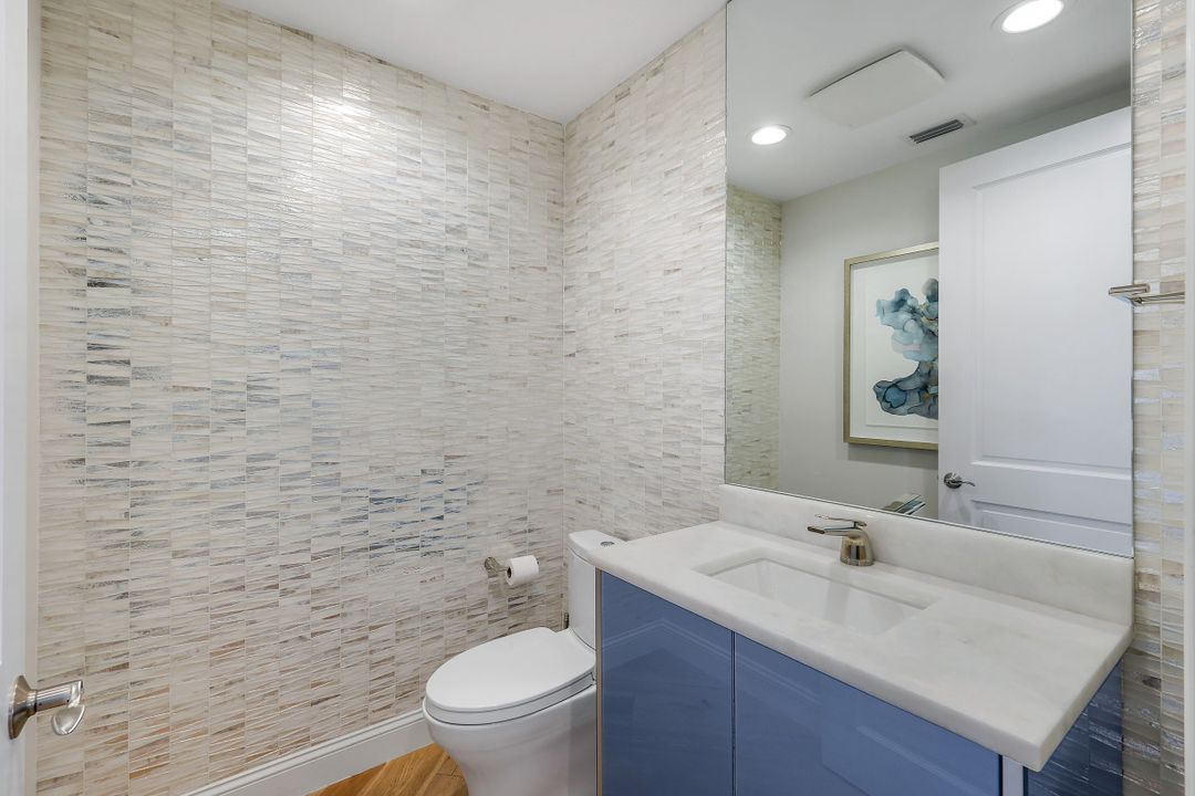 13675 Vanderbilt Dr #605, Naples, FL 34110
