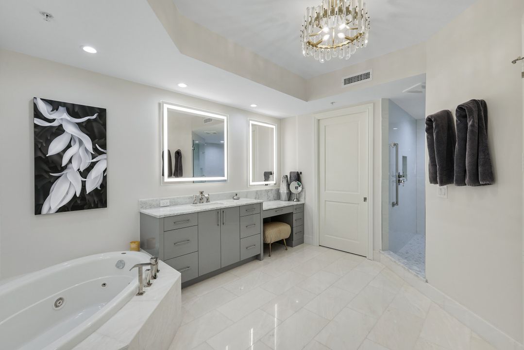13675 Vanderbilt Dr #605, Naples, FL 34110
