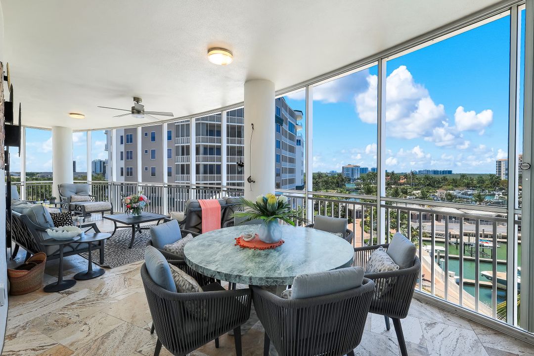 13675 Vanderbilt Dr #605, Naples, FL 34110