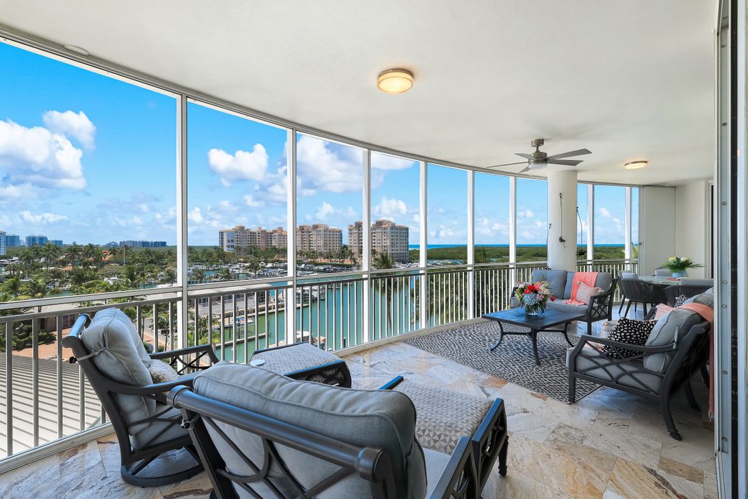 13675 Vanderbilt Dr #605, Naples, FL 34110