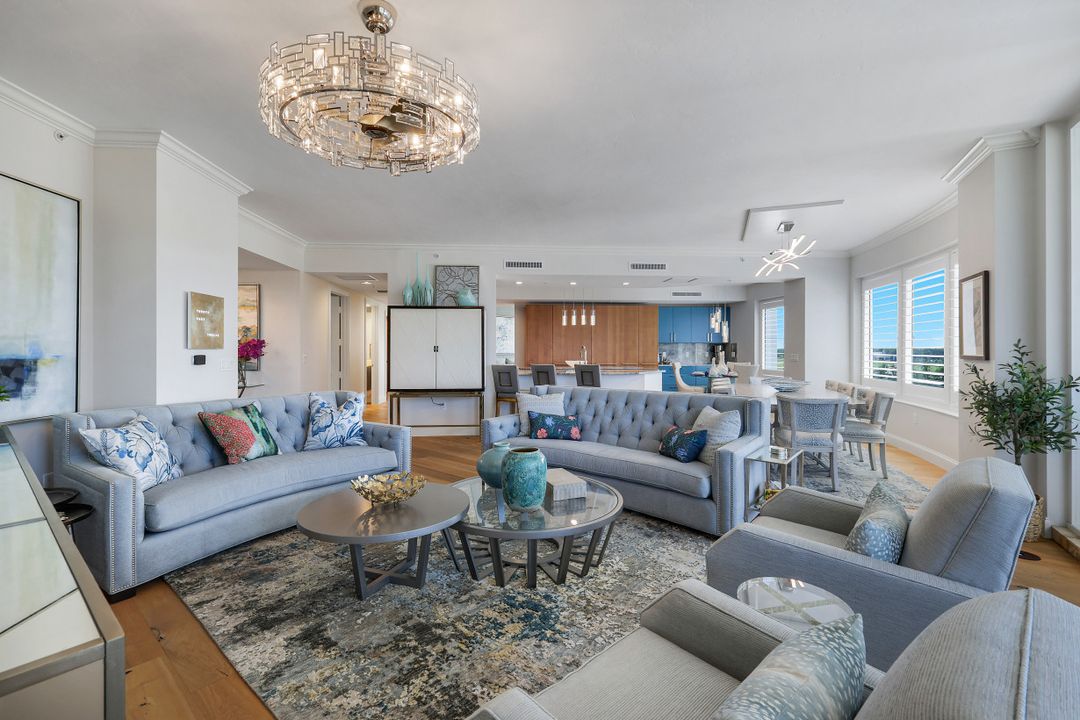 13675 Vanderbilt Dr #605, Naples, FL 34110