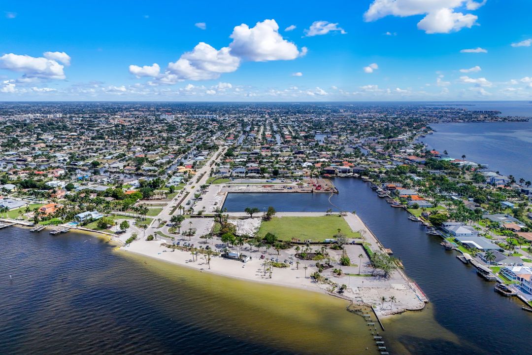 5330 Cobalt Ct, Cape Coral, FL 33904