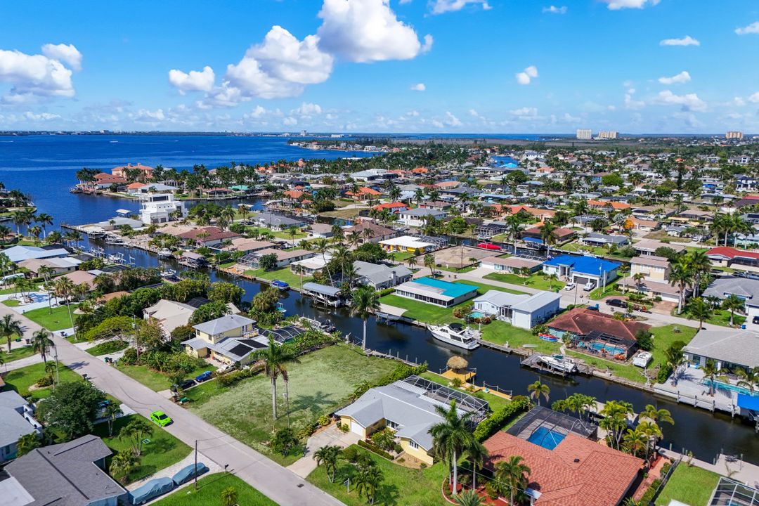 5330 Cobalt Ct, Cape Coral, FL 33904