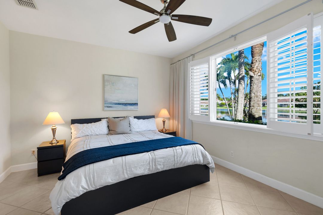 15040 Sterling Oaks Dr, Naples, FL 34110