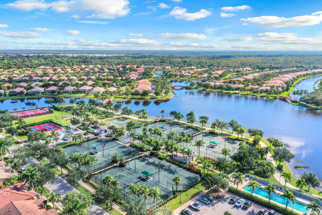 7221 Bellini Way, Naples, FL 34114
