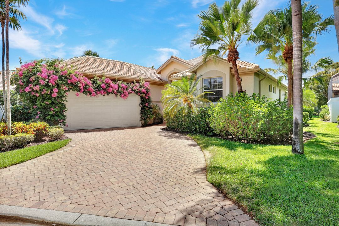 27536 Riverbank Dr, Bonita Springs, FL 34134