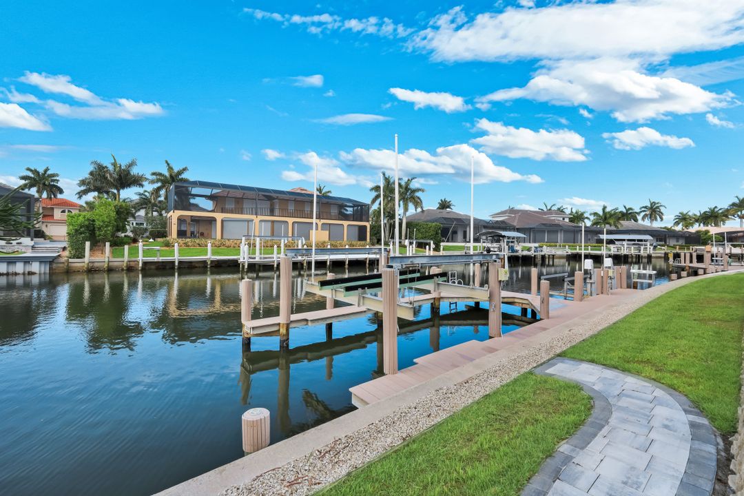 260 Marquesas Ct, Marco Island, FL 34145