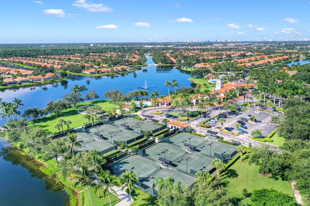 3142 Andorra Ct, Naples, FL 34109