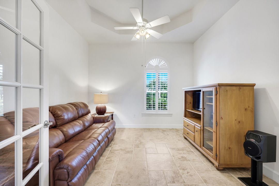 12118 Wicklow Ln, Naples, FL 34120