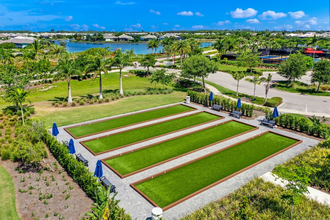6460 Pembroke Wy, Naples, FL 34113