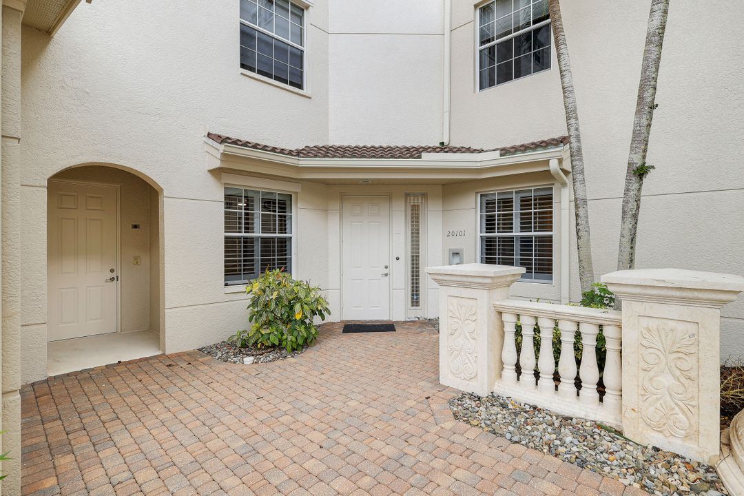 588 Avellino Isles Cir #20101, Naples, FL 34119