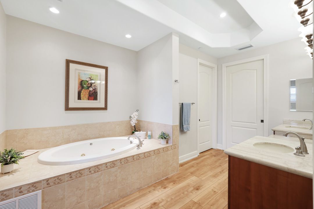 588 Avellino Isles Cir #20101, Naples, FL 34119