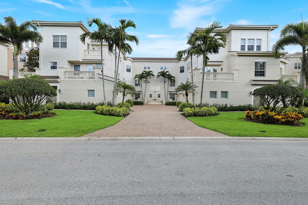 588 Avellino Isles Cir #20101, Naples, FL 34119