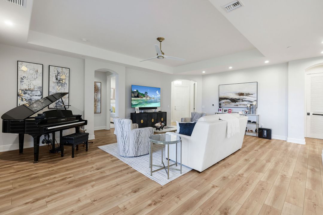 588 Avellino Isles Cir #20101, Naples, FL 34119