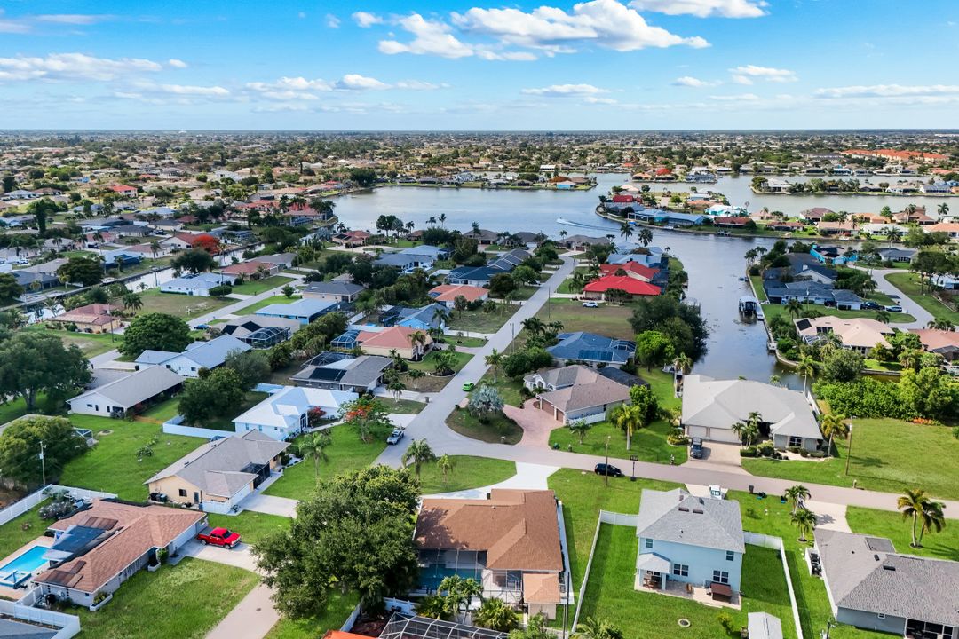 1002 SE 5th St, Cape Coral, FL 33990