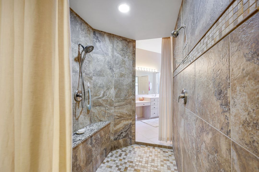 8241 Laurel Lakes Blvd, Naples, FL 34119