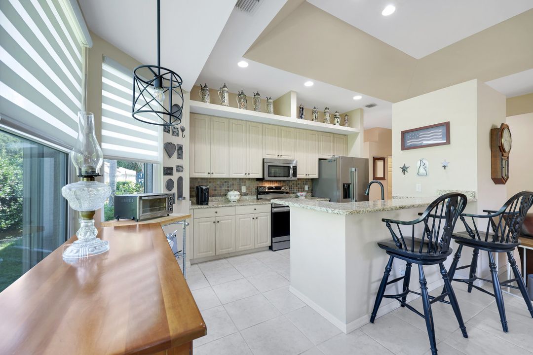8241 Laurel Lakes Blvd, Naples, FL 34119