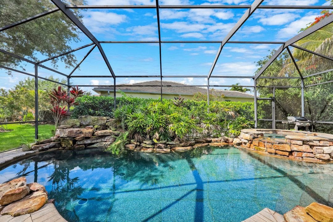 8241 Laurel Lakes Blvd, Naples, FL 34119