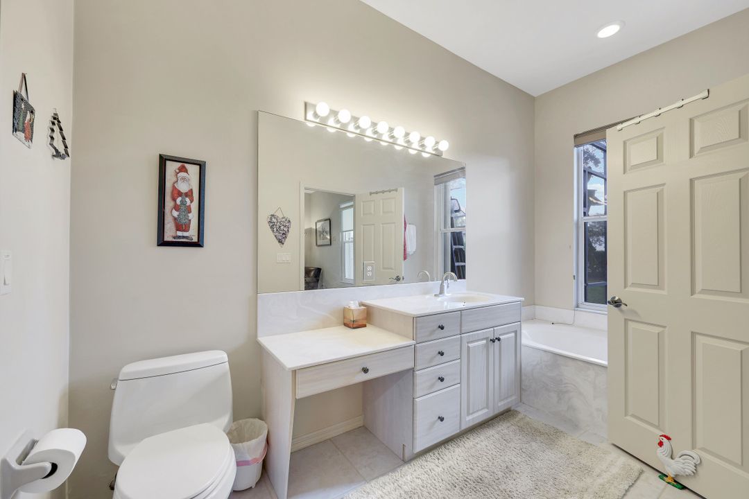 8241 Laurel Lakes Blvd, Naples, FL 34119
