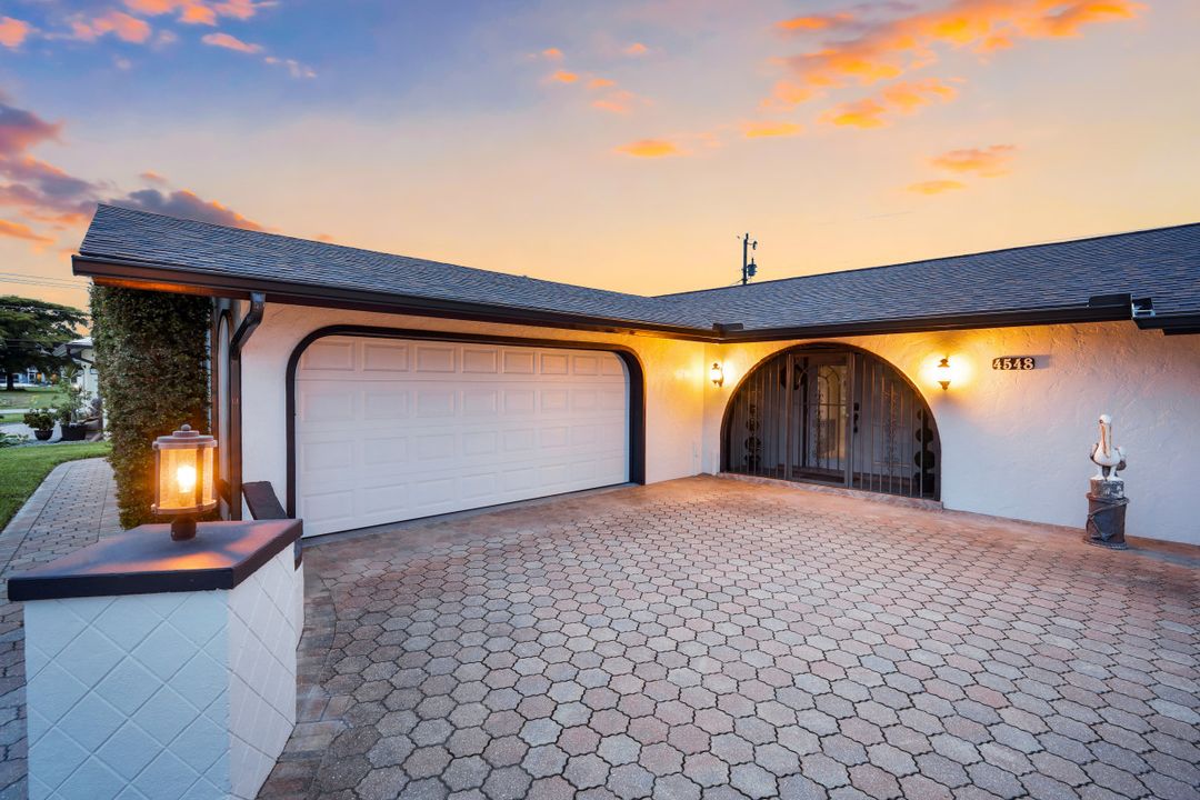 4548 SE 11th Pl, Cape Coral, FL 33904