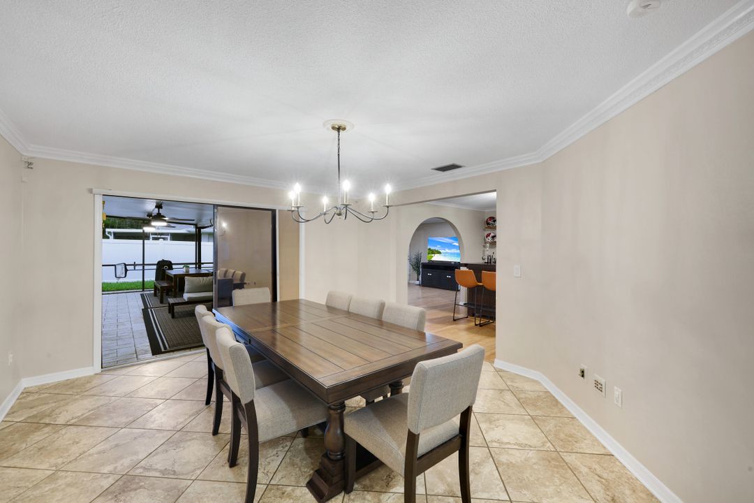 4548 SE 11th Pl, Cape Coral, FL 33904