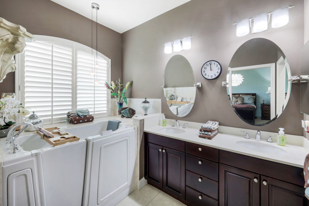 5661 Kensington Loop, Fort Myers, FL 33912