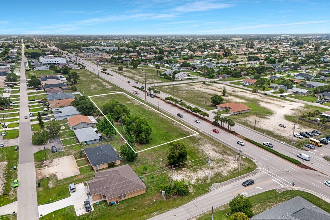 1818 Santa Barbara Blvd S, Cape Coral, FL 33991