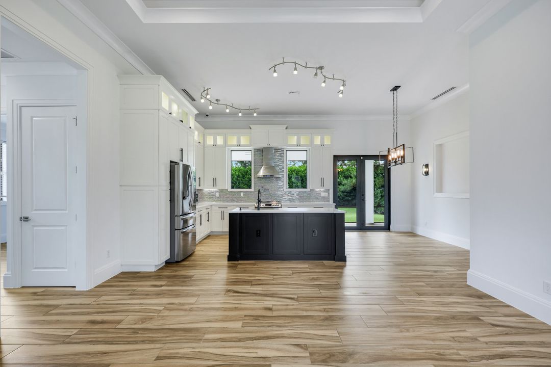 4860 12th St NE, Naples, FL 34120