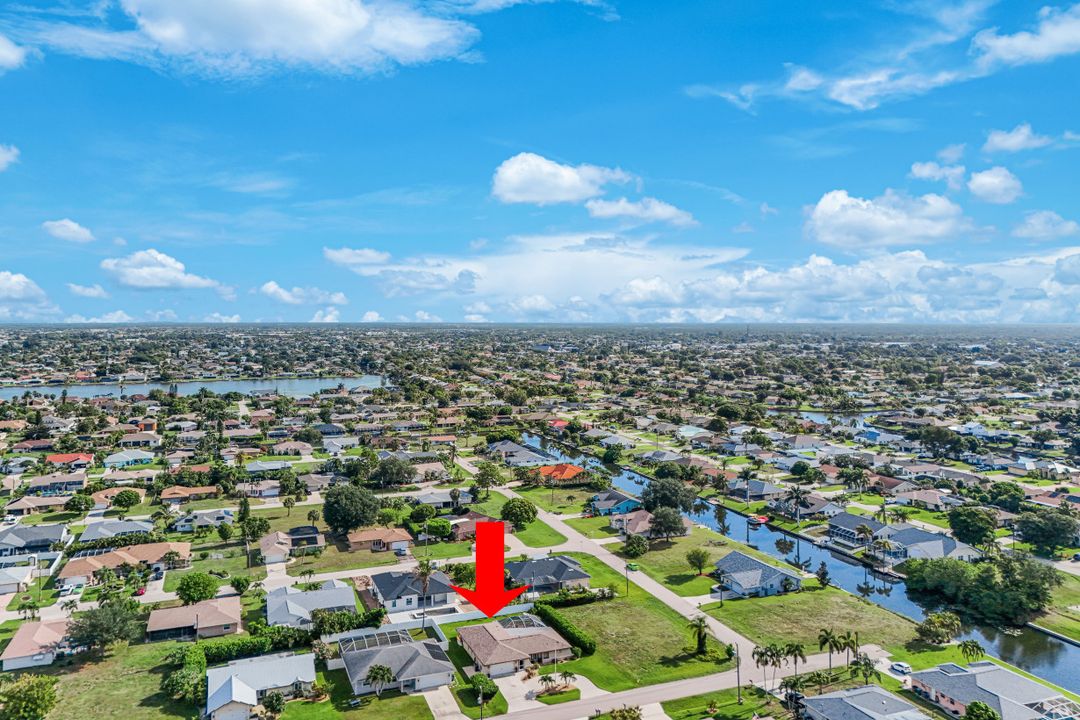 615 SE 19th Ct, Cape Coral, FL 33990