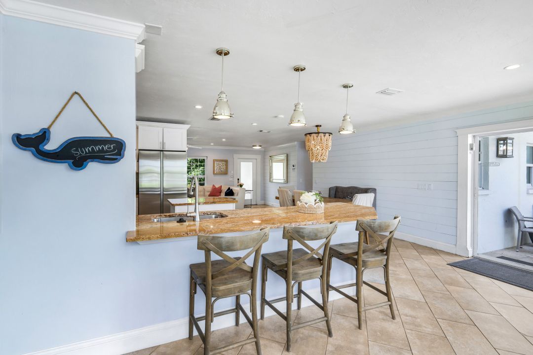 841 107th Ave N, Naples, FL 34108