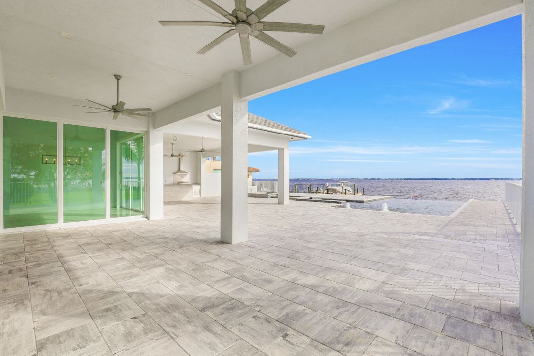 3627 SE 21st Pl, Cape Coral, FL 33904