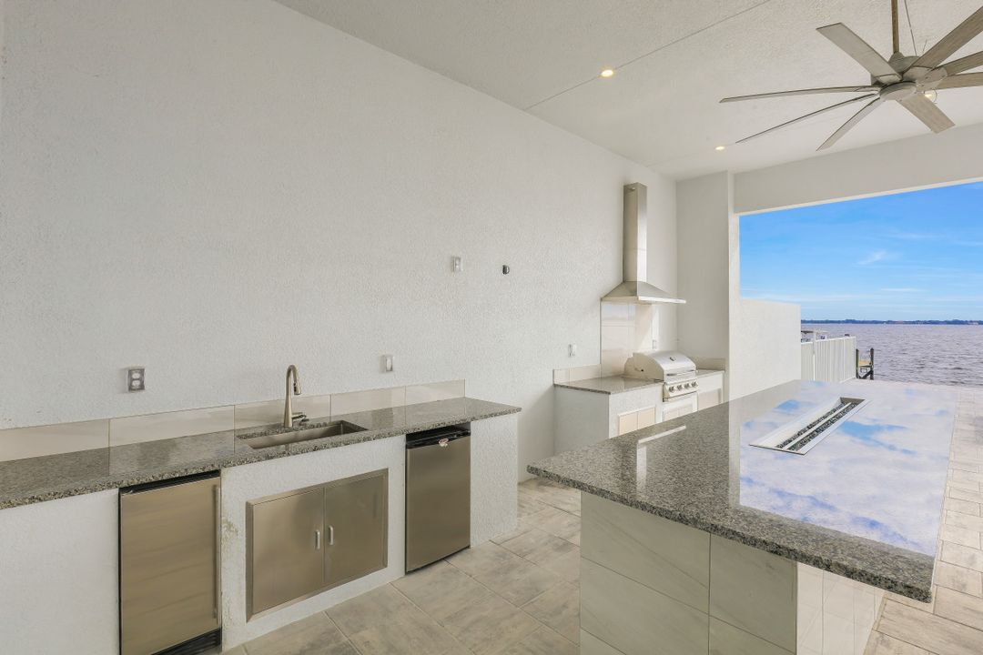 3627 SE 21st Pl, Cape Coral, FL 33904