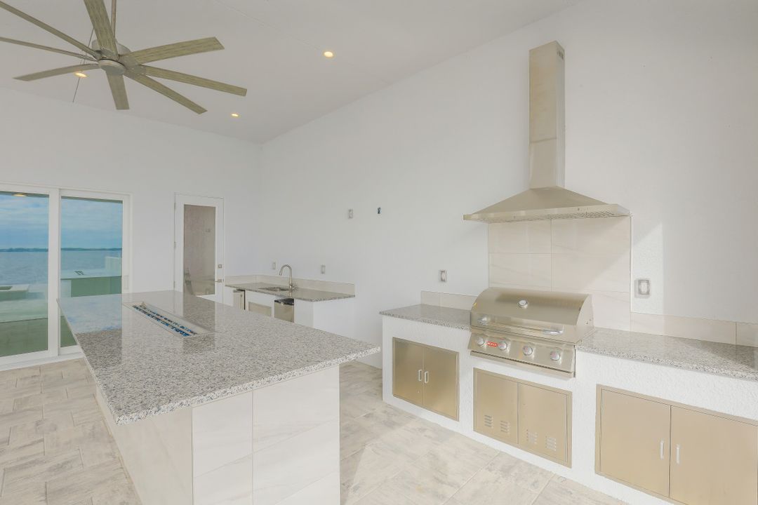 3627 SE 21st Pl, Cape Coral, FL 33904