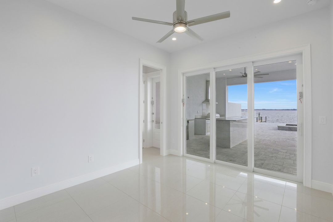 3627 SE 21st Pl, Cape Coral, FL 33904