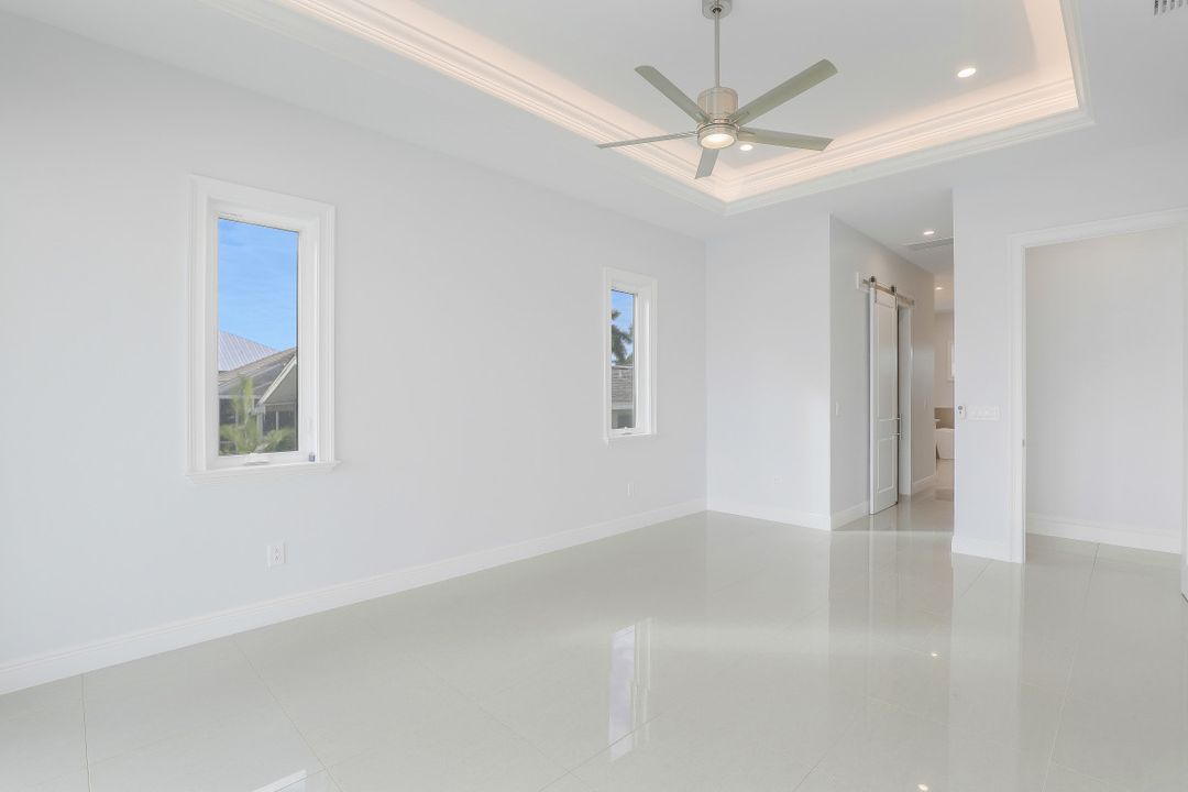 3627 SE 21st Pl, Cape Coral, FL 33904