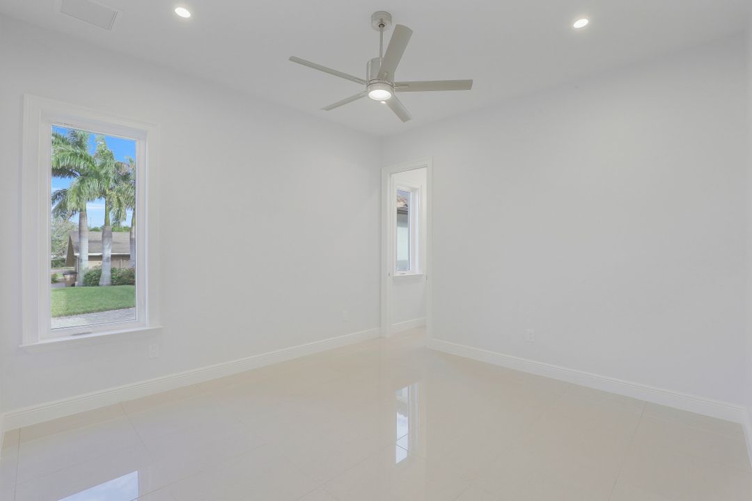 3627 SE 21st Pl, Cape Coral, FL 33904