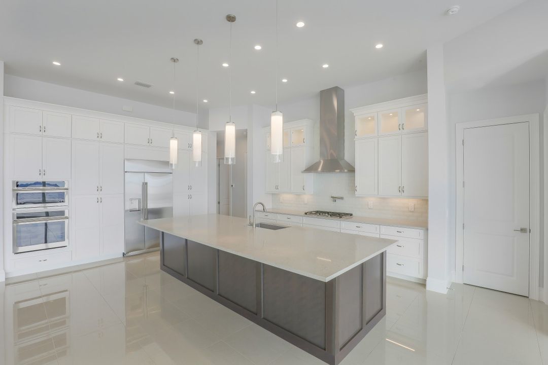 3627 SE 21st Pl, Cape Coral, FL 33904