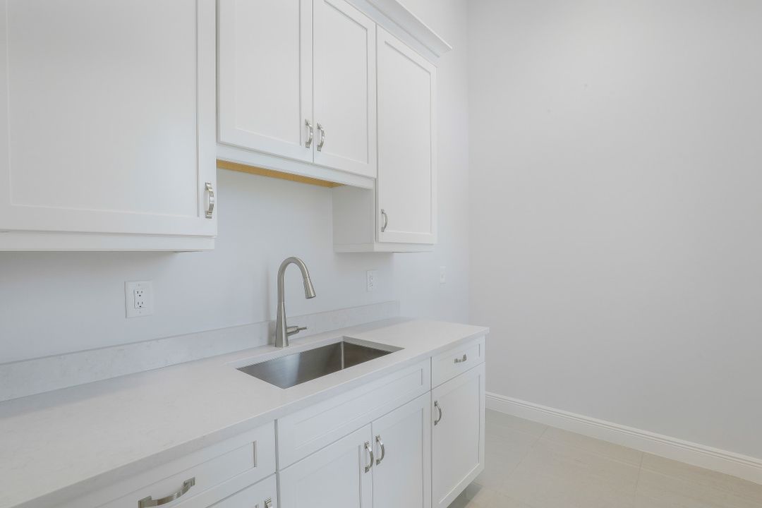 3627 SE 21st Pl, Cape Coral, FL 33904