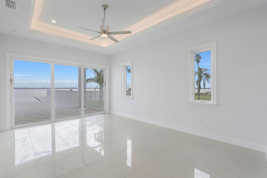 3627 SE 21st Pl, Cape Coral, FL 33904