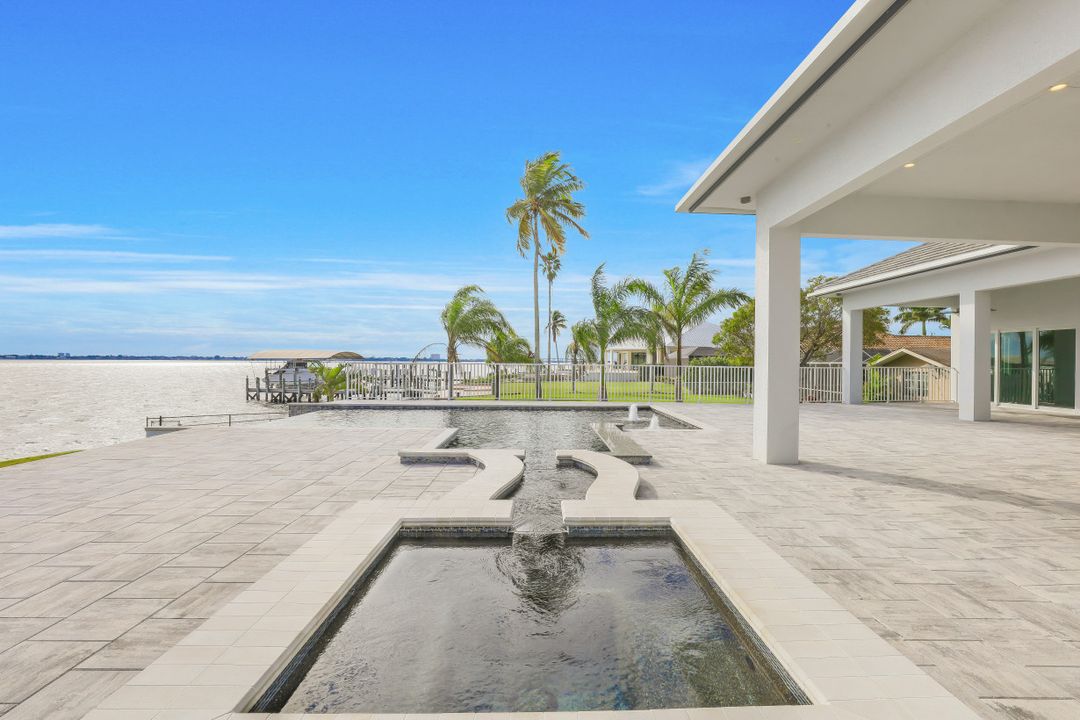 3627 SE 21st Pl, Cape Coral, FL 33904