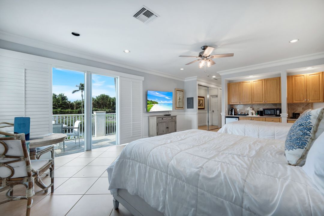 310 Dunes Blvd, Naples, FL 34110