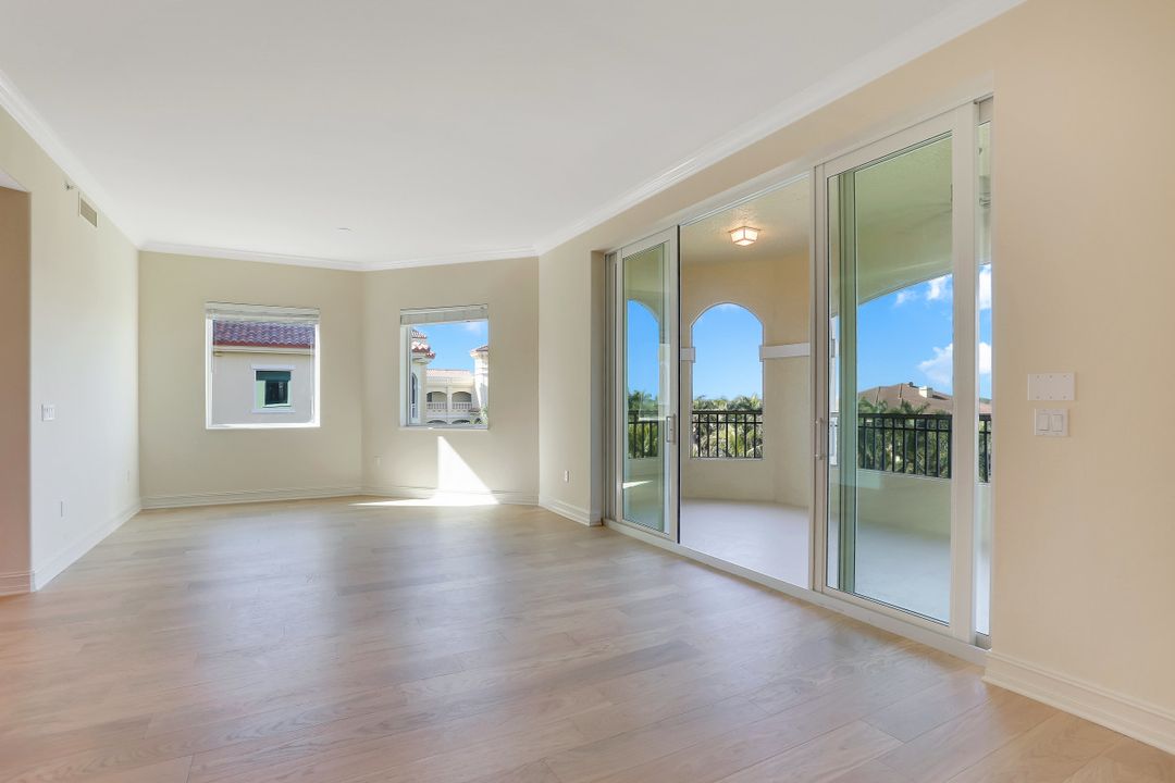 2738 Tiburon Blvd E #B-501, Naples, FL 34109