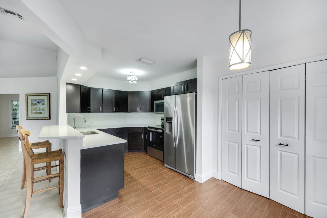 9624 Crescent Garden Dr #201, Naples, FL 34109