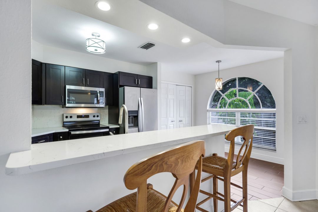 9624 Crescent Garden Dr #201, Naples, FL 34109